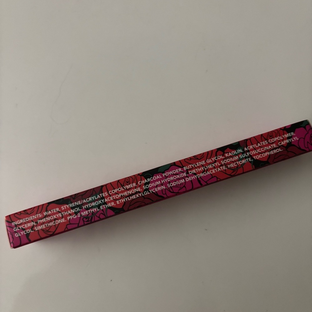 Reina Rebelde Liquid Matte Eye Definer - Exagerada - Picture 4 of 5